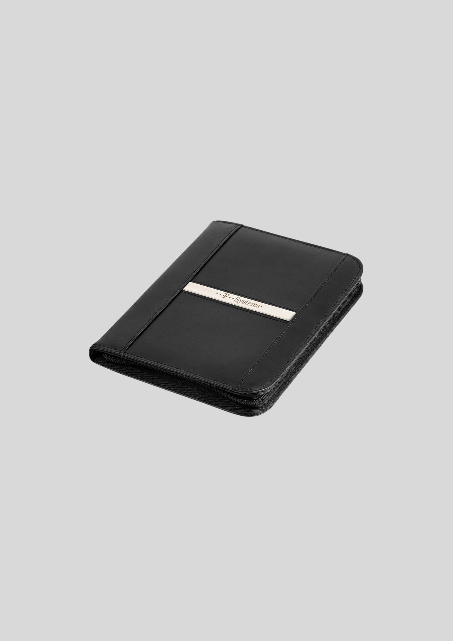 Altitude Benchmark A5 Zip-Around Folder
